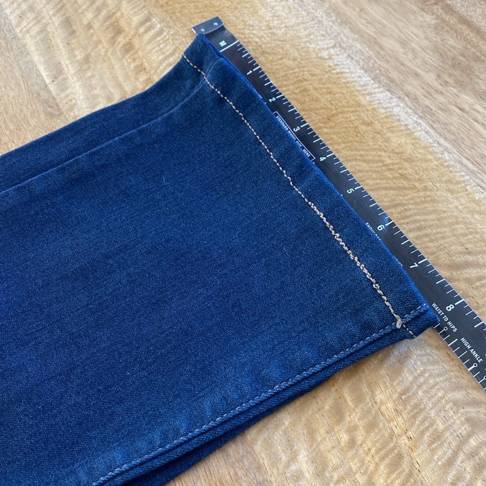 Paige Manhattan  Dark wash Bootcut Jeans Sz 27 ECU - Picture 9 of 10